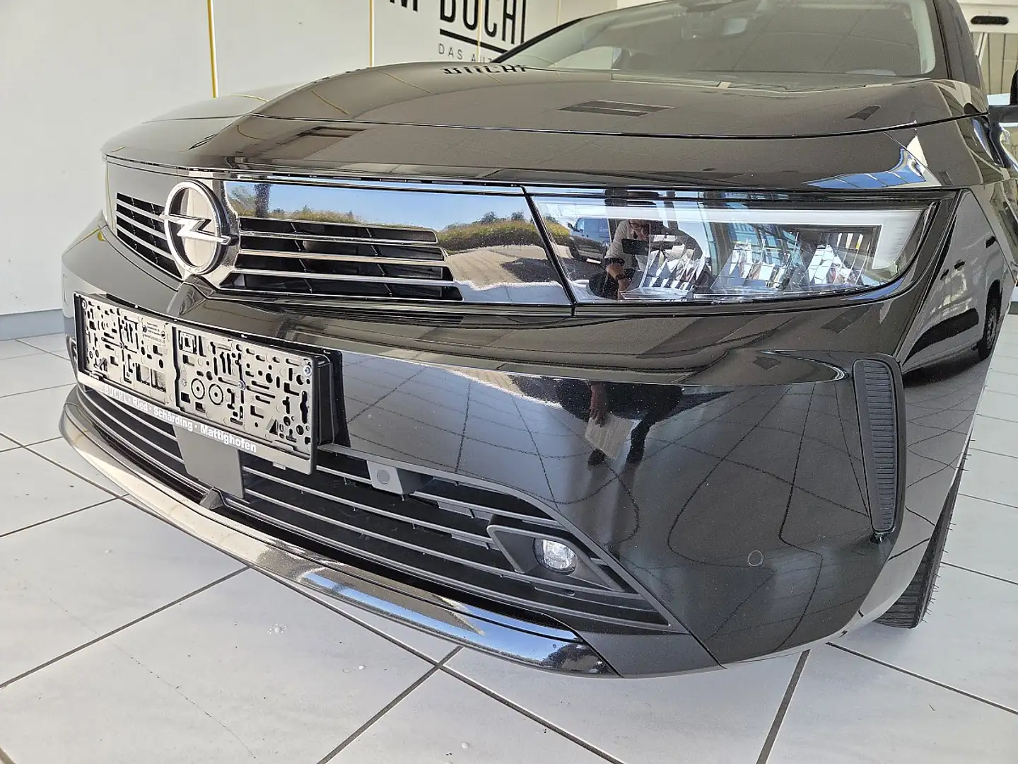 Opel Astra ST 1,5 CDTI Elegance Aut. Schwarz - 2