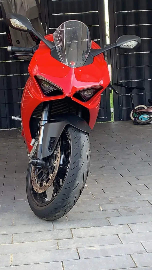 Ducati Panigale V2 Red - 2