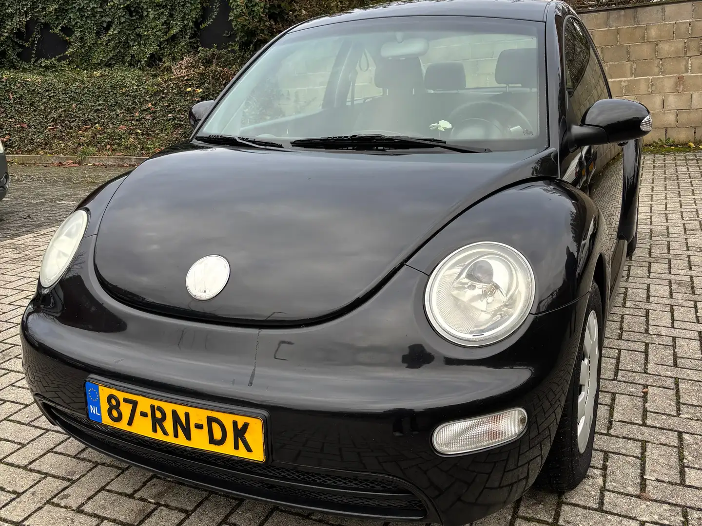 Volkswagen New Beetle New Beetle 1.6 Highline Чорний - 2