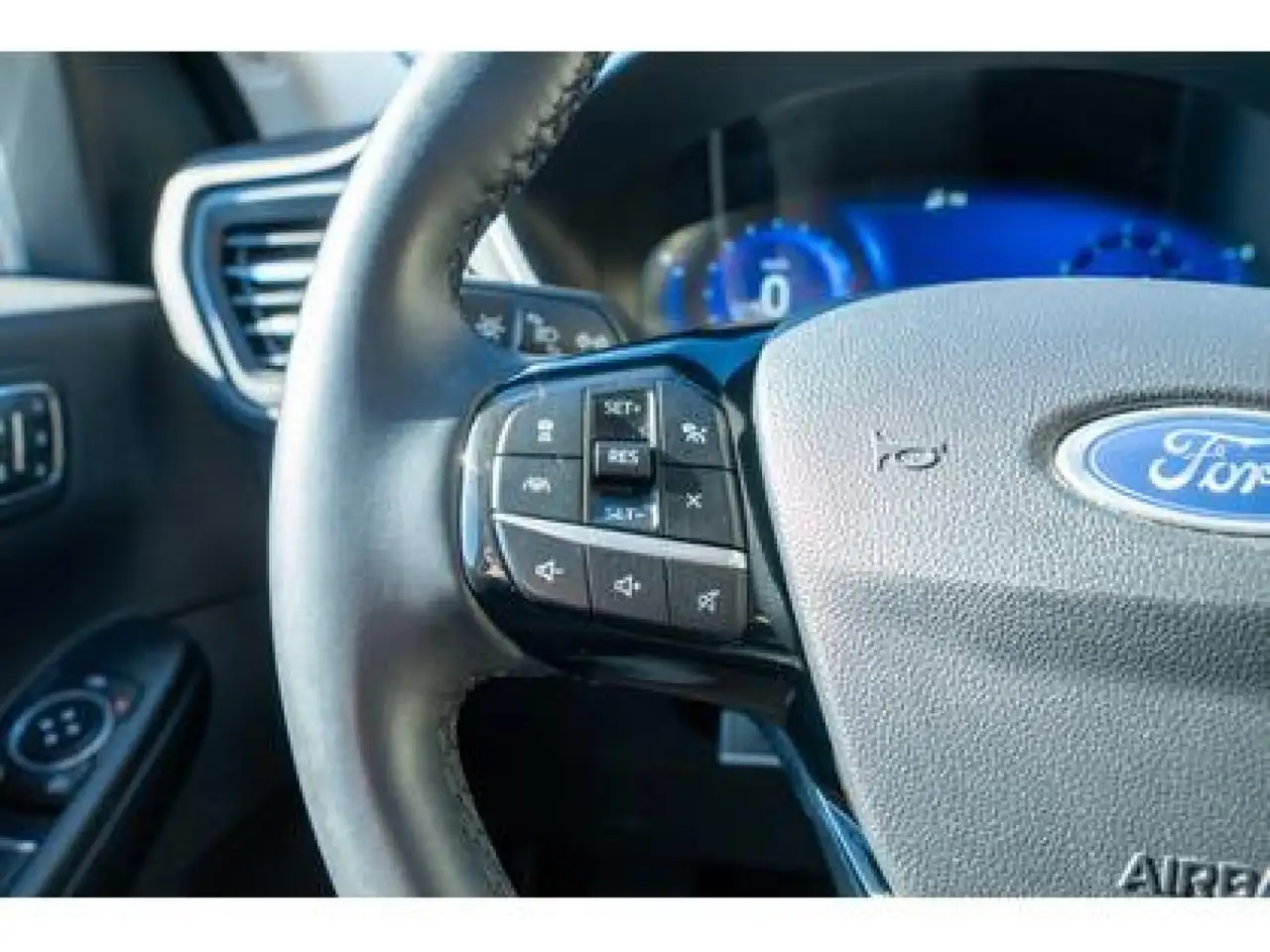 Ford Escape снимка Ford Escape