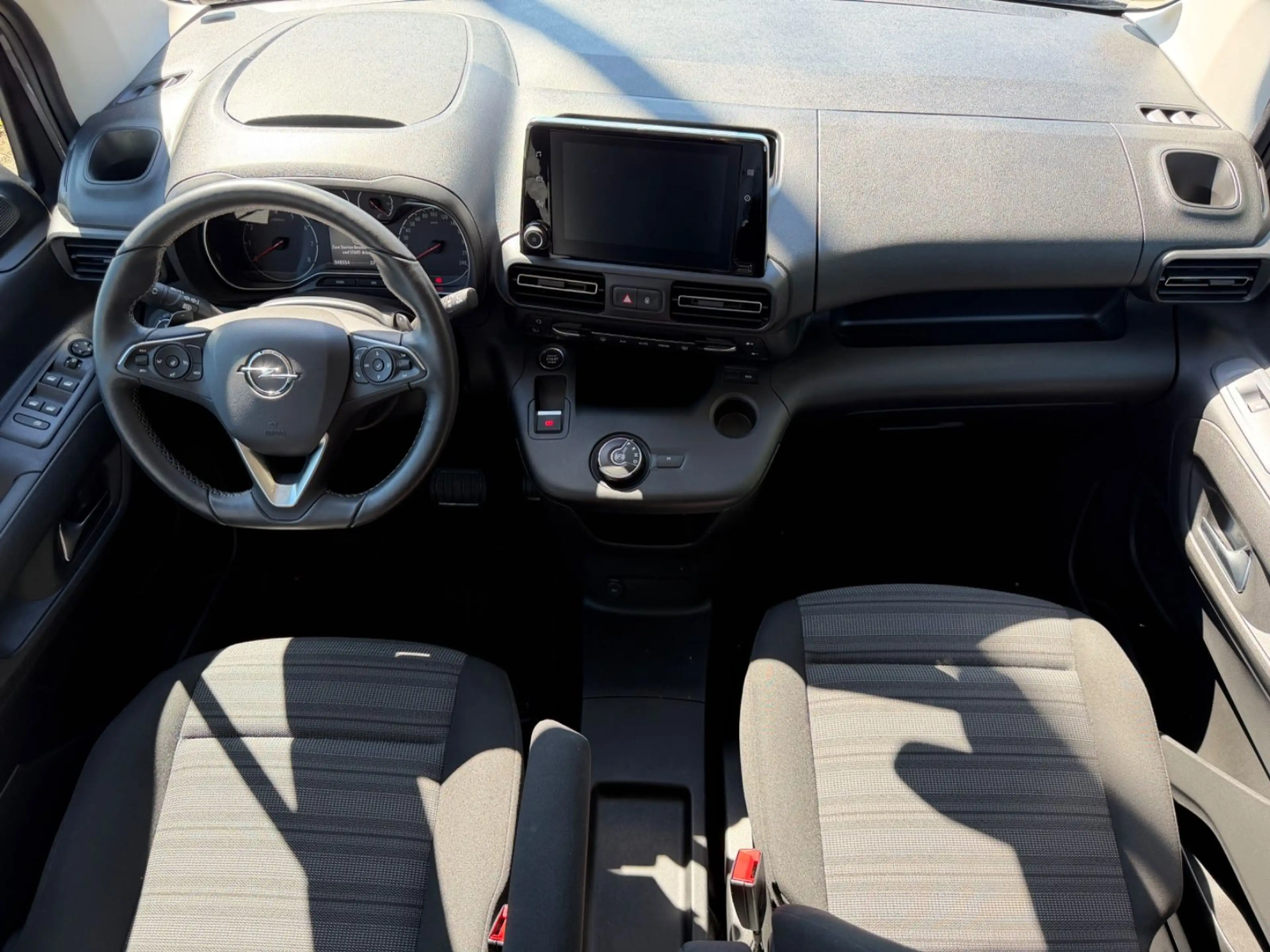 Opel Combo Life E NAVI/SHZ/7Sitzer/XL 1.Hd — photo 9