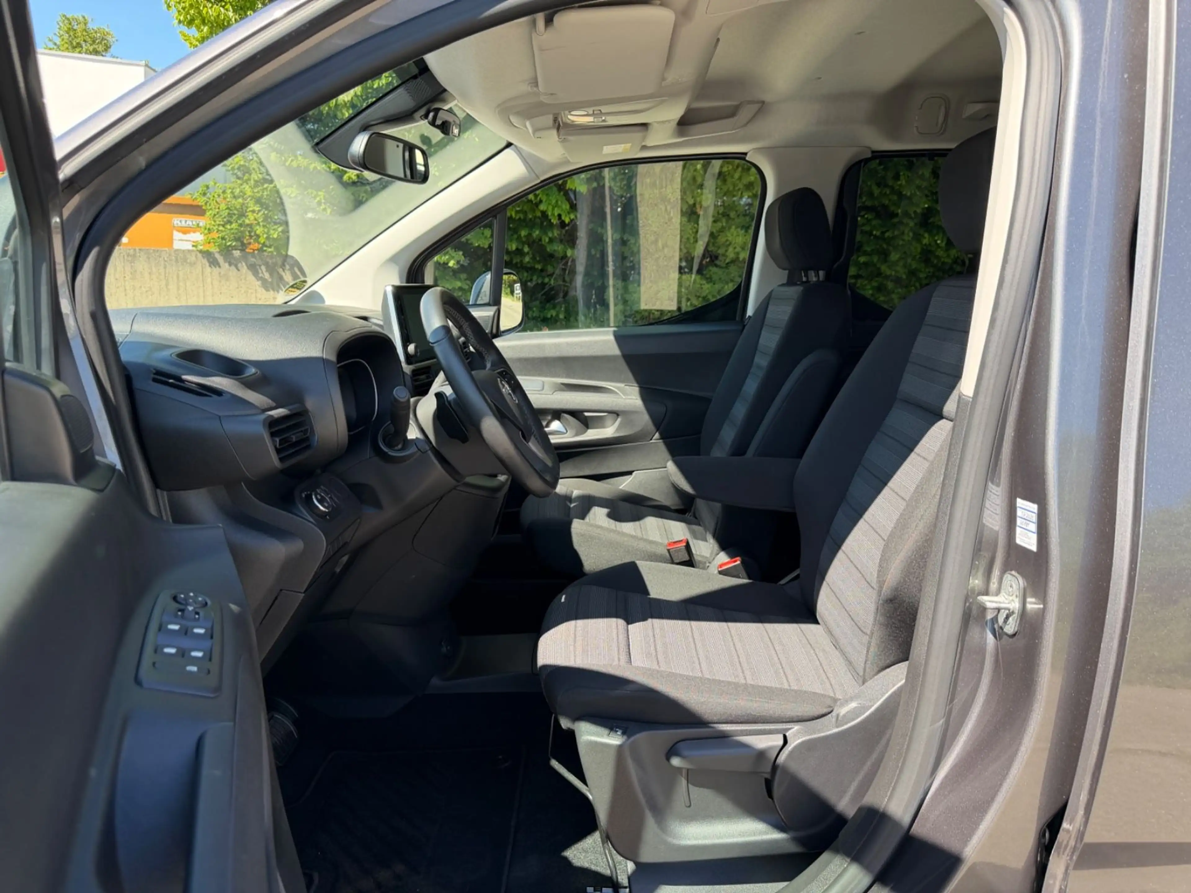 Opel Combo Life E NAVI/SHZ/7Sitzer/XL 1.Hd — photo 6