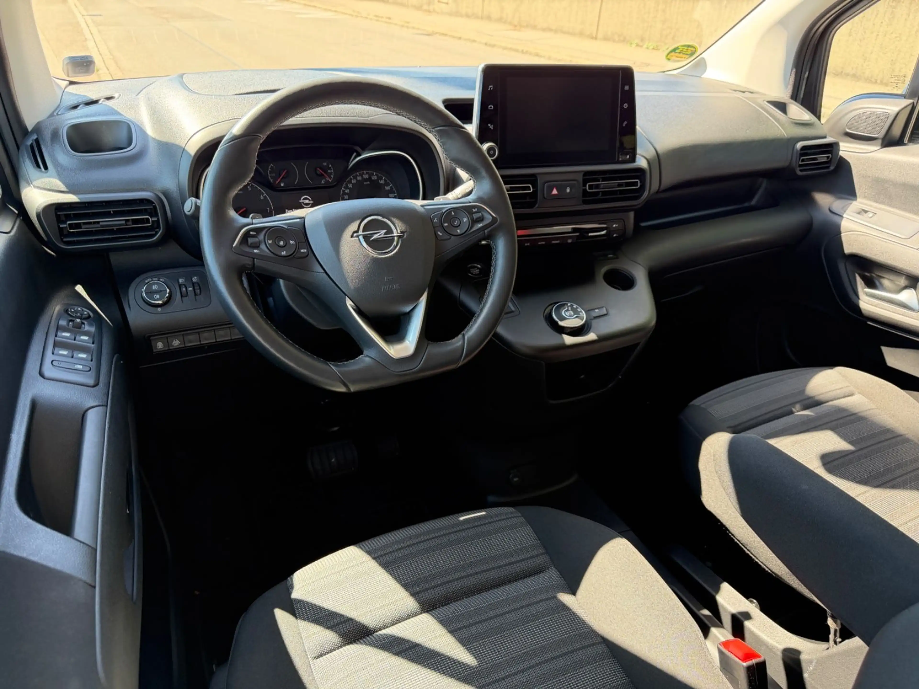 Opel Combo Life E NAVI/SHZ/7Sitzer/XL 1.Hd — photo 8