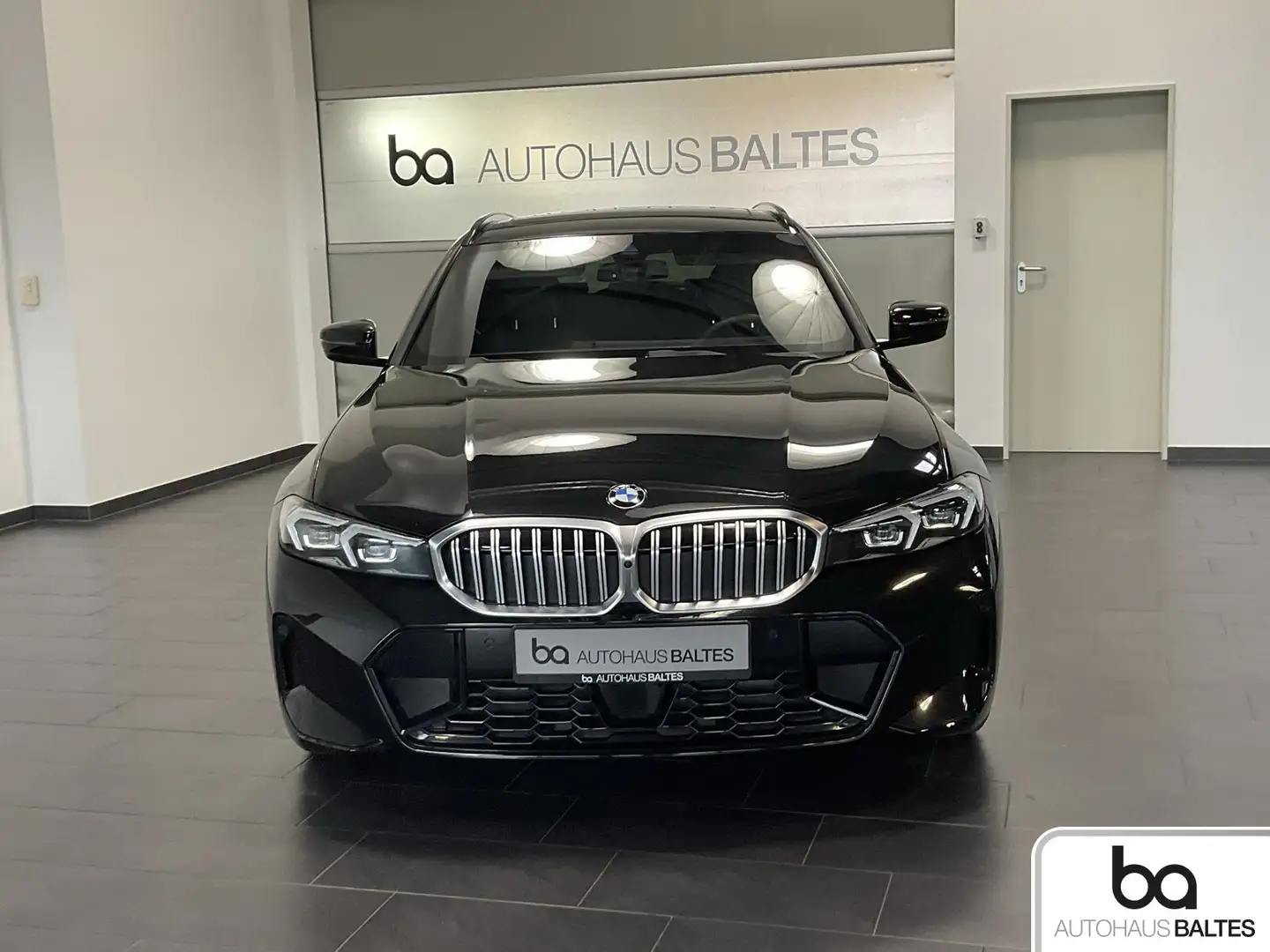 BMW 330 330i Touring xDrive M Sport Inno/Pano/Comf/ACC/AHK Schwarz - 2