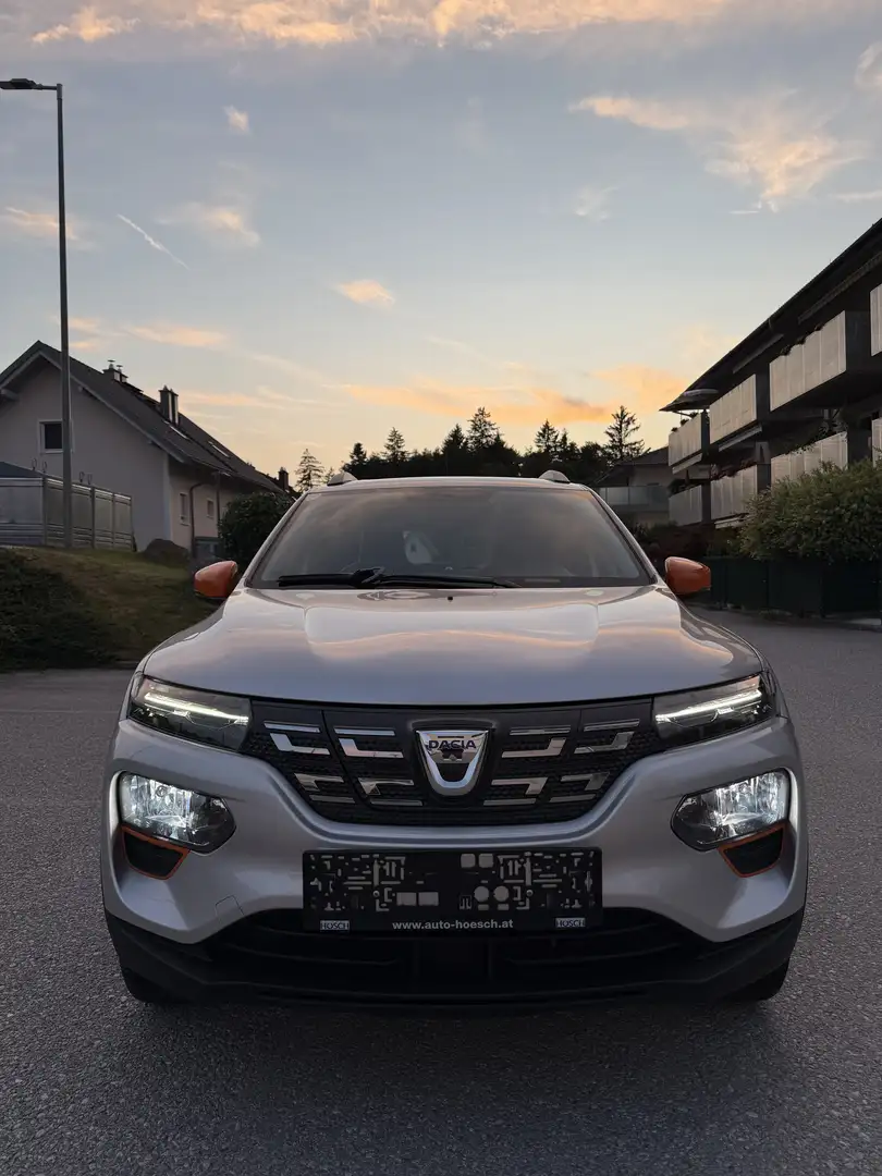 Dacia Spring 26,8kWh Comfort Plus Silber - 1