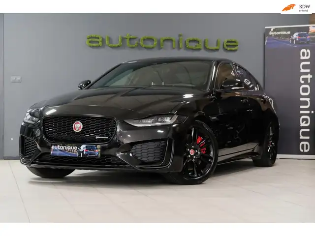 Jaguar XE 2.0 P250 R-Dynamic SE *54.925km* |Blackpack| Leder