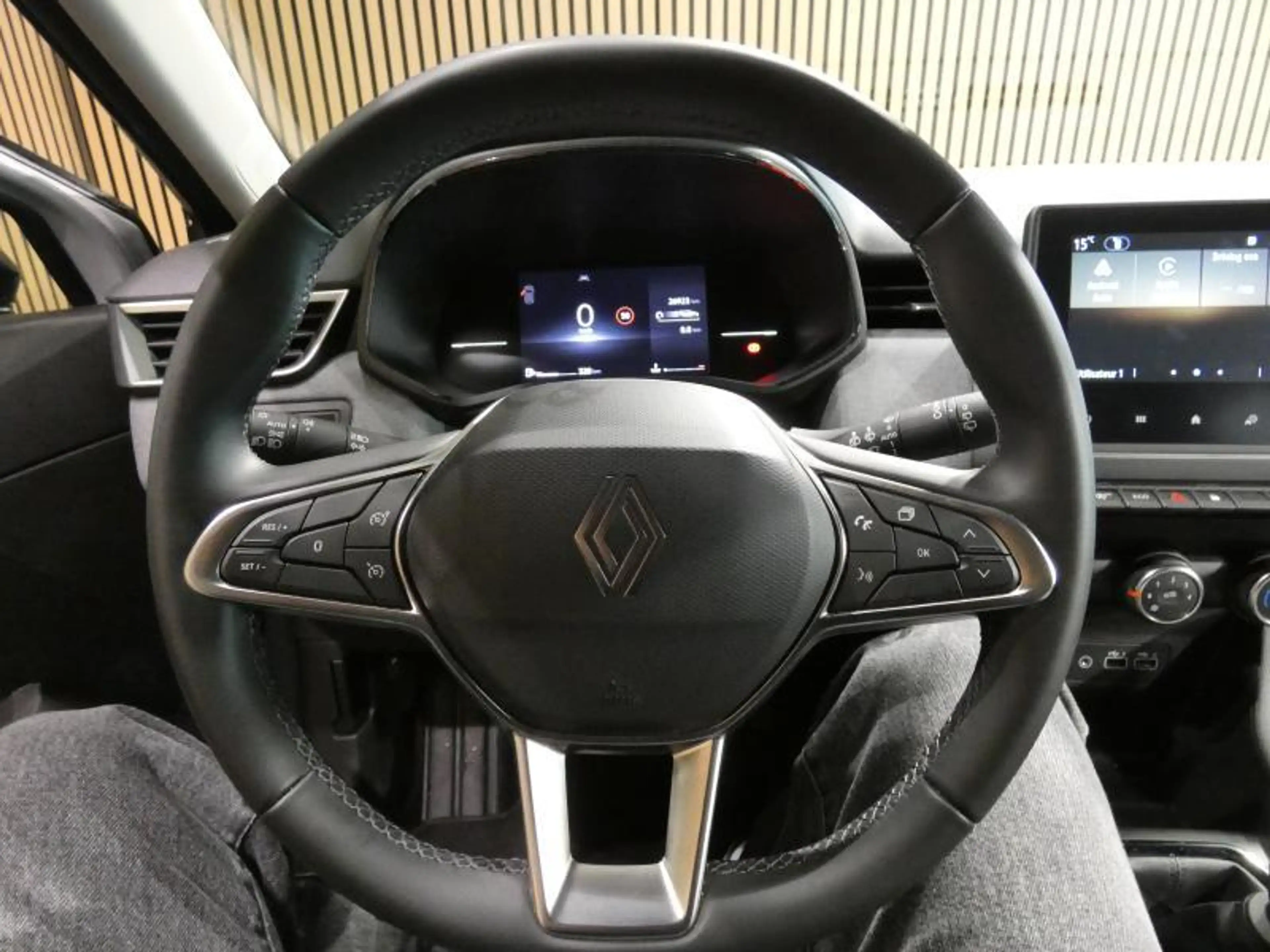 Renault Clio V Evolution — photo 10