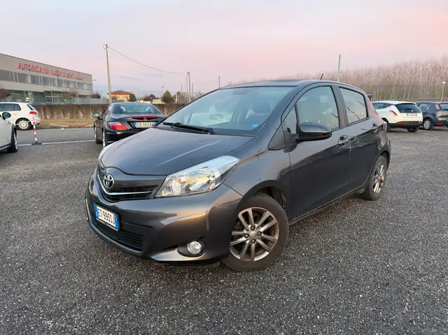 Toyota Yaris 1.0 benzina 5 porte