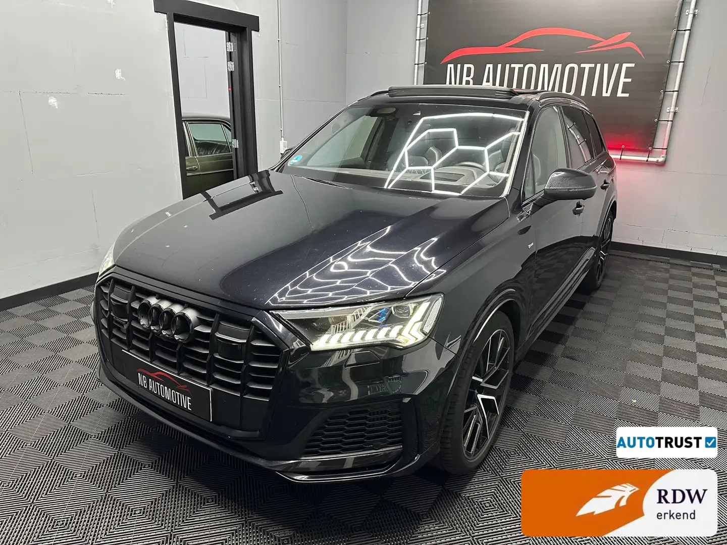 Audi Q7 60 TFSI e quattro Competition Černá - 1