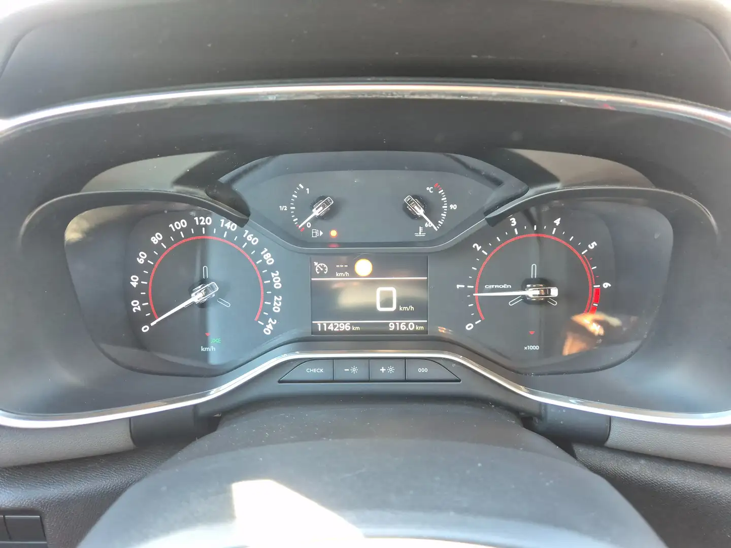 Citroen C5 Aircross 1.5 BlueHDi Live S&S Grijs - 2
