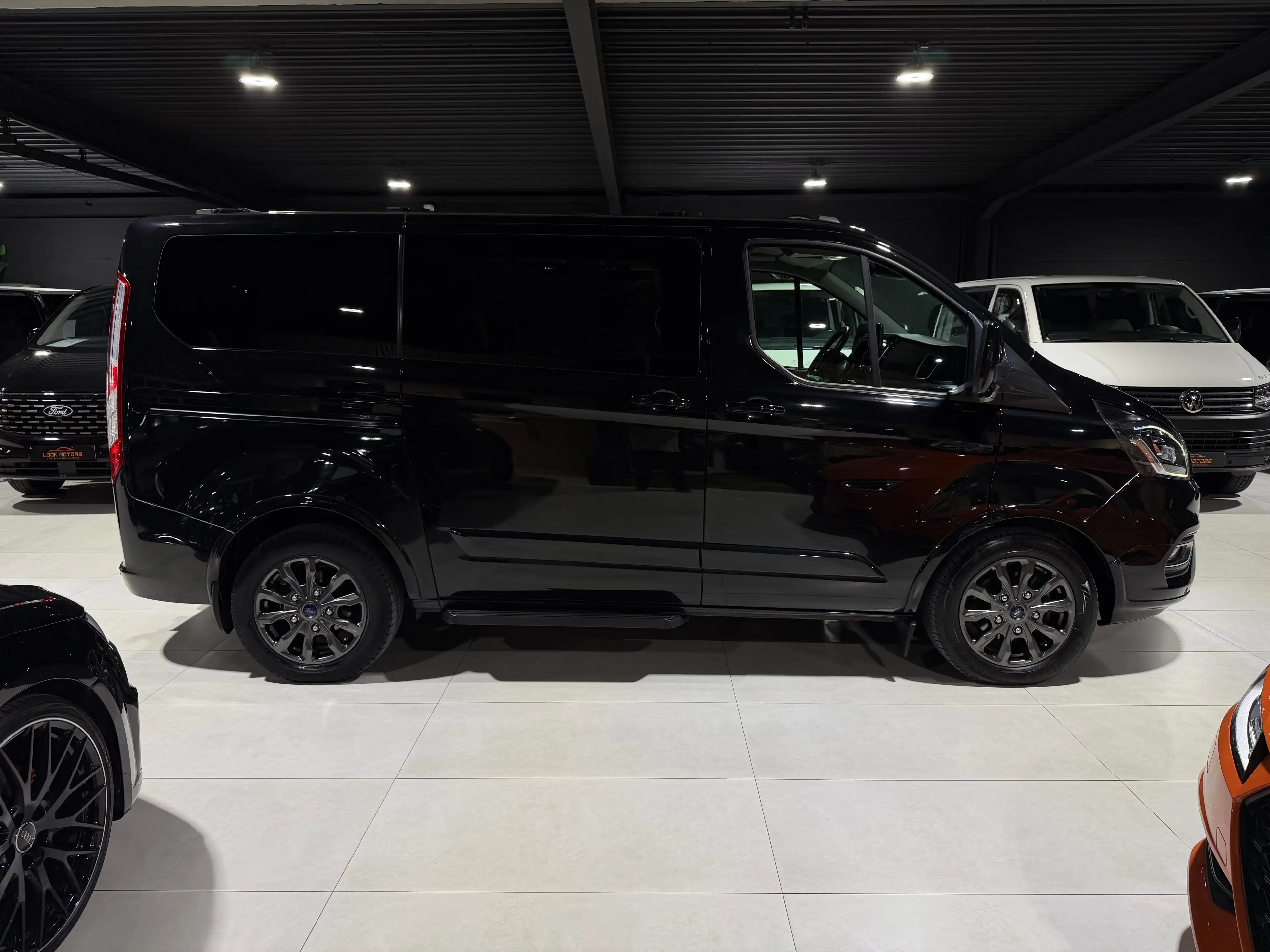 Ford Tourneo Custom 2.0 TDCi Titanium X 185CV 8 PLACES CUIR DISTRONIC CAMERA CARPLAY LED — photo 8