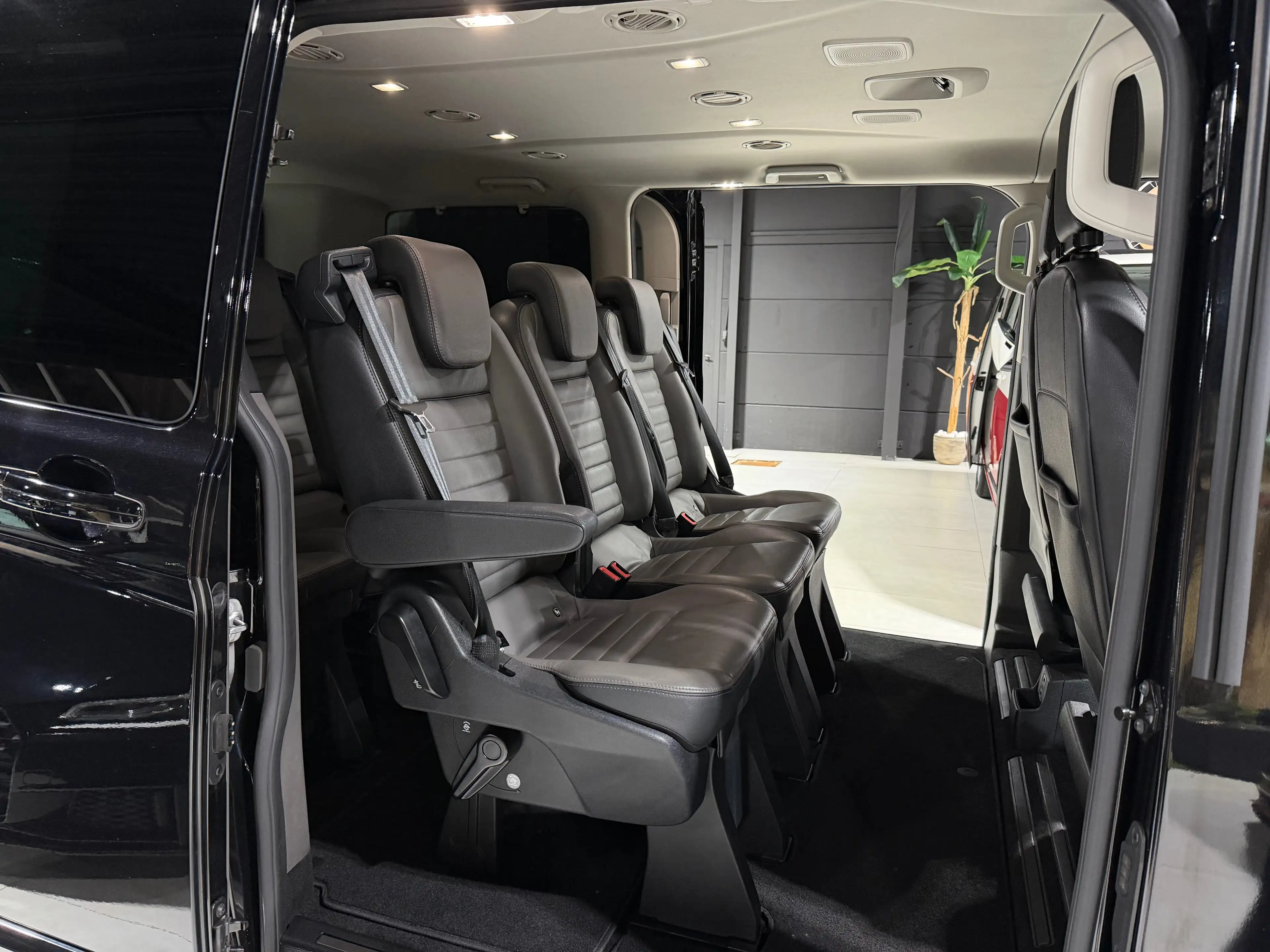 Ford Tourneo Custom 2.0 TDCi Titanium X 185CV 8 PLACES CUIR DISTRONIC CAMERA CARPLAY LED — photo 13