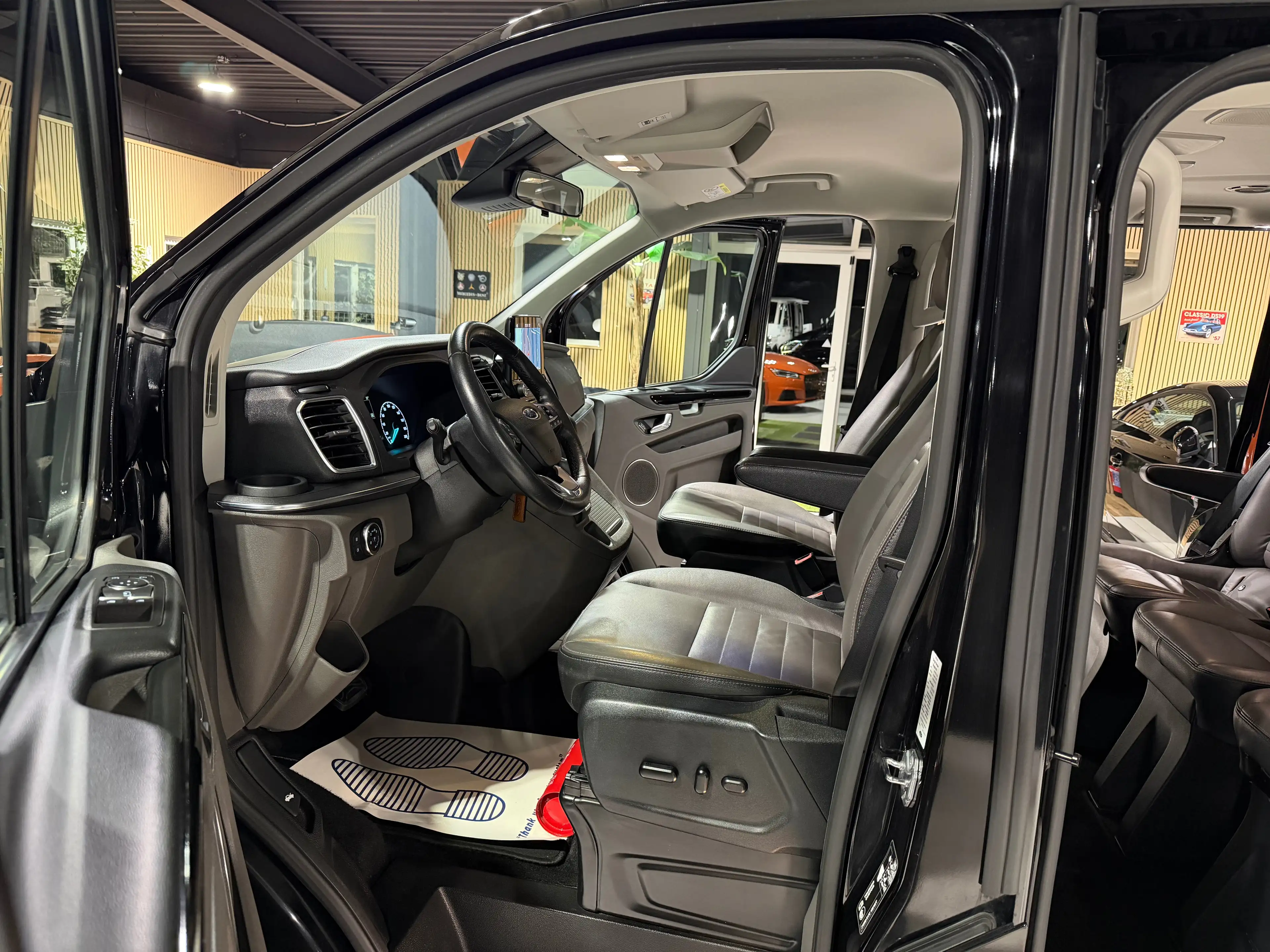Ford Tourneo Custom 2.0 TDCi Titanium X 185CV 8 PLACES CUIR DISTRONIC CAMERA CARPLAY LED — photo 10
