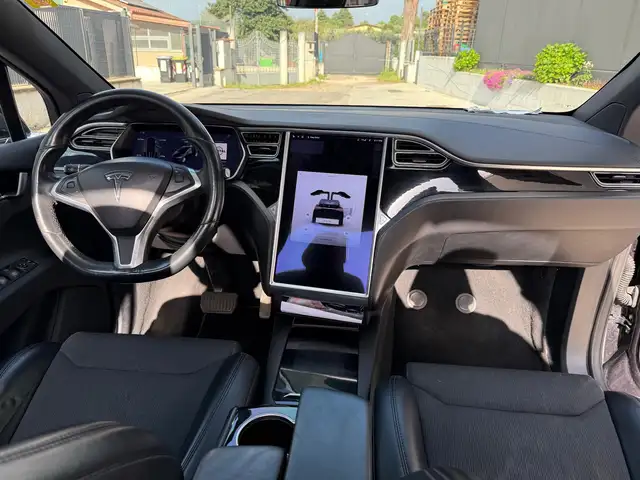 Tesla Model X 90 D