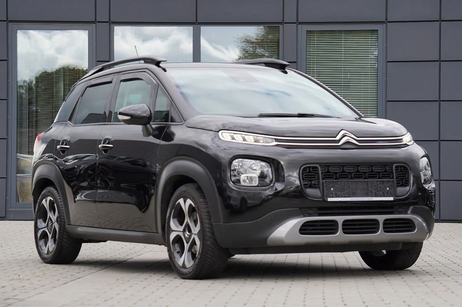 Citroen C3 Aircross Shine *2 Jahre Garantie* Schwarz - 1