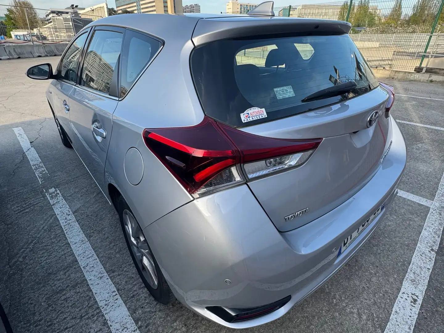 Toyota Auris Auris Hybride 136h Dynamic Business Argent - 2