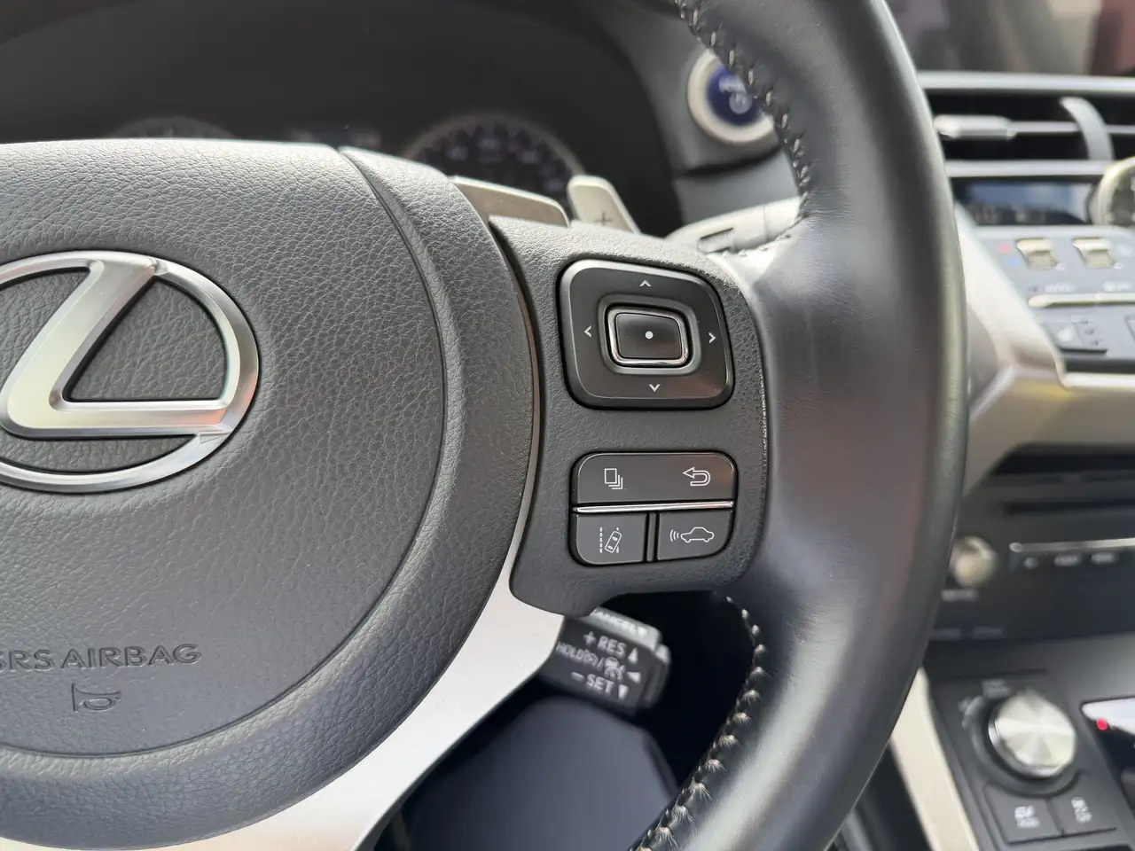 Lexus NX снимка Lexus NX