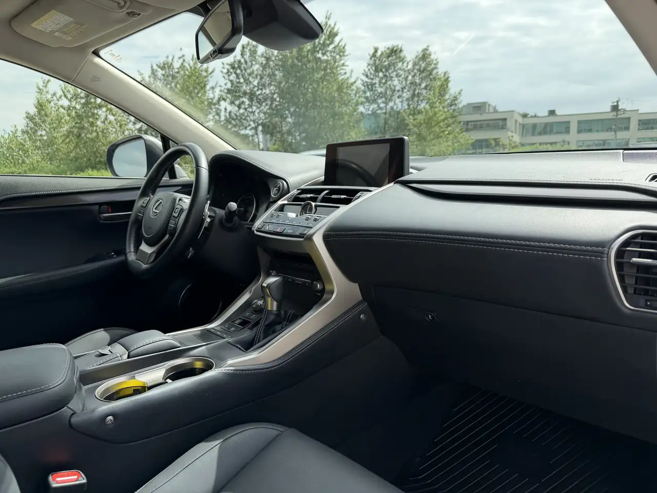 Lexus NX снимка Lexus NX