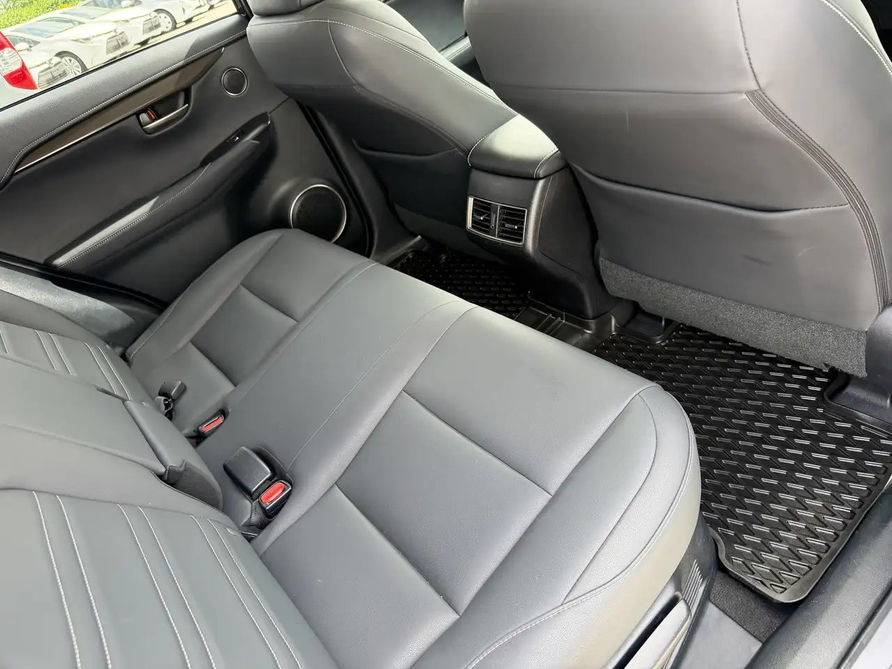 Lexus NX снимка Lexus NX