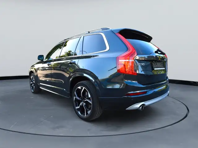 Volvo XC90 view 6