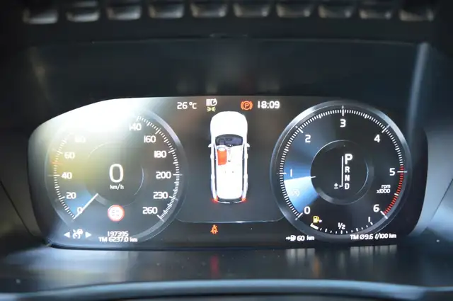 Volvo XC90 view 15
