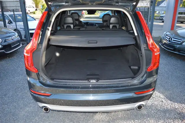 Volvo XC90 view 12