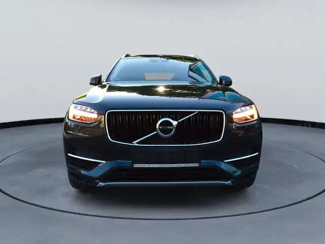 Volvo XC90 view 2