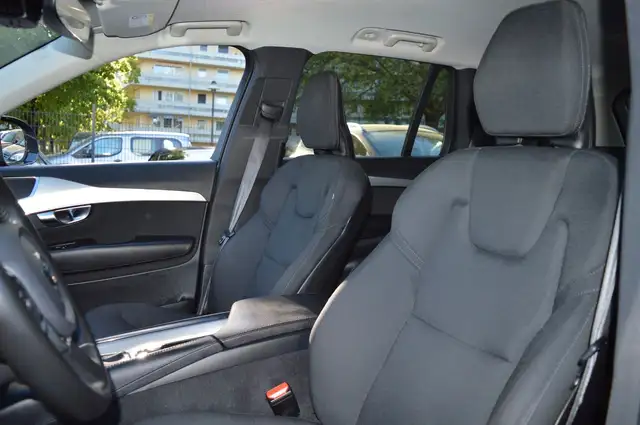 Volvo XC90 view 7