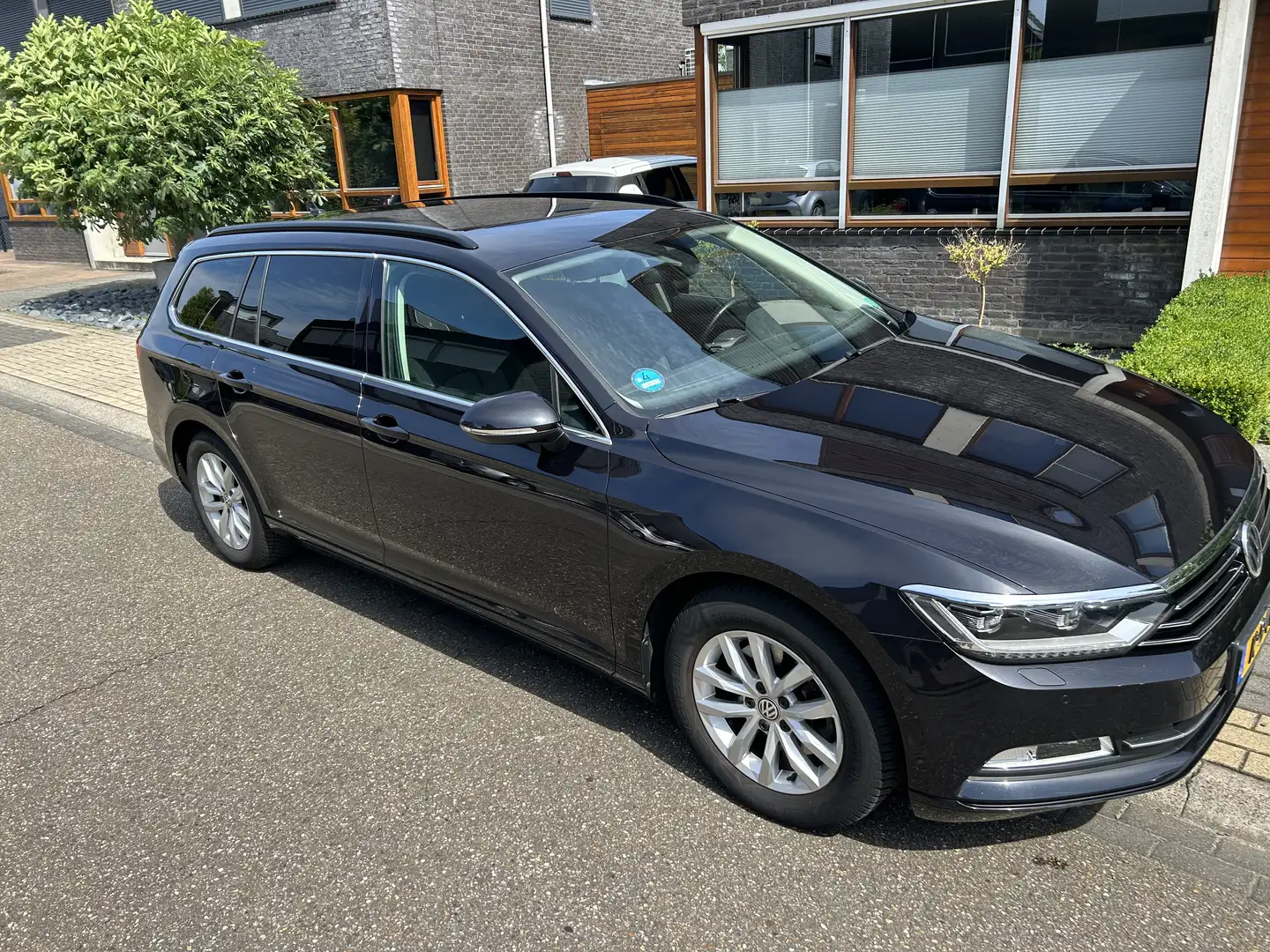 Volkswagen Passat 1.4 TSI ACT Highline Zwart - 1