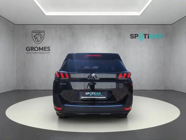 Peugeot 5008 view 4