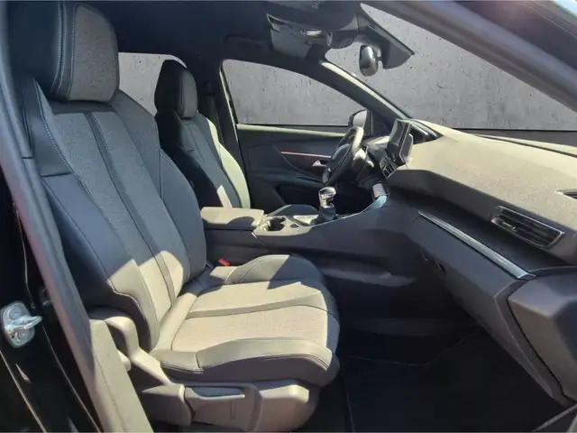 Peugeot 5008 view 13