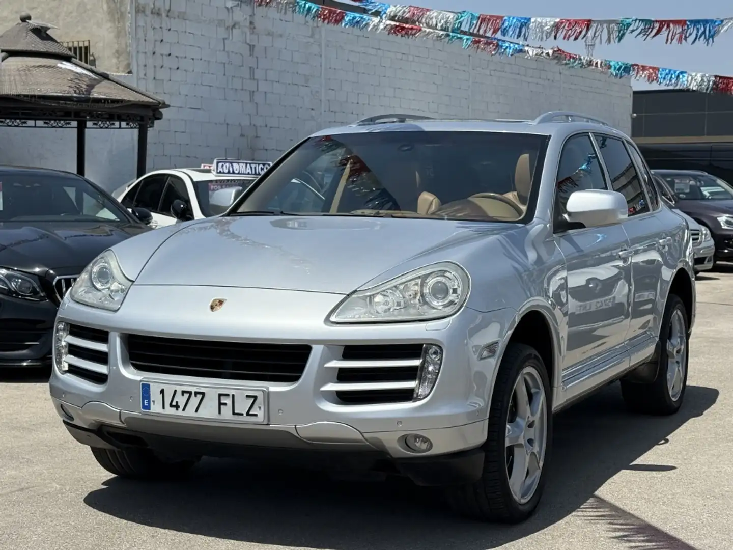 Porsche Cayenne Plateado - 1