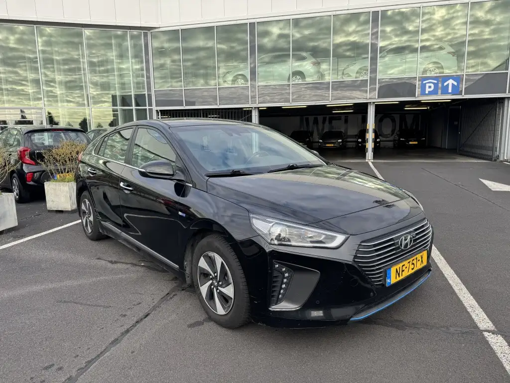 Hyundai IONIQ 2017 из Европы — купить под ключ