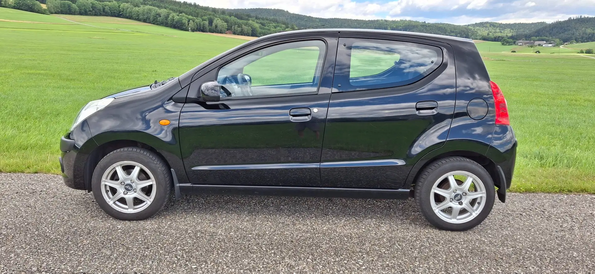 Nissan Pixo Pixo 1,0 Acenta Acenta Schwarz - 1