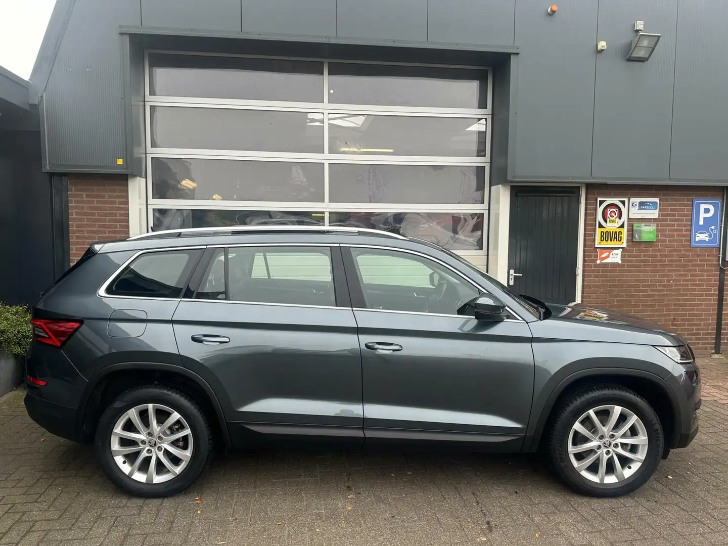 Skoda Kodiaq 1.5 TSI Business Edition Plus 7p. *ALL-IN PRIJS* Grijs - 2