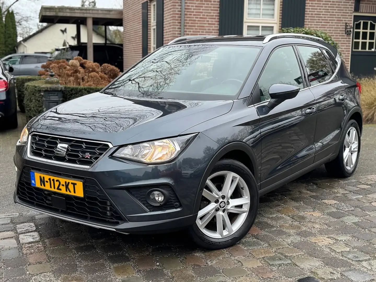 SEAT Arona 1.0 TGI FR Business Intense Grijs - 1