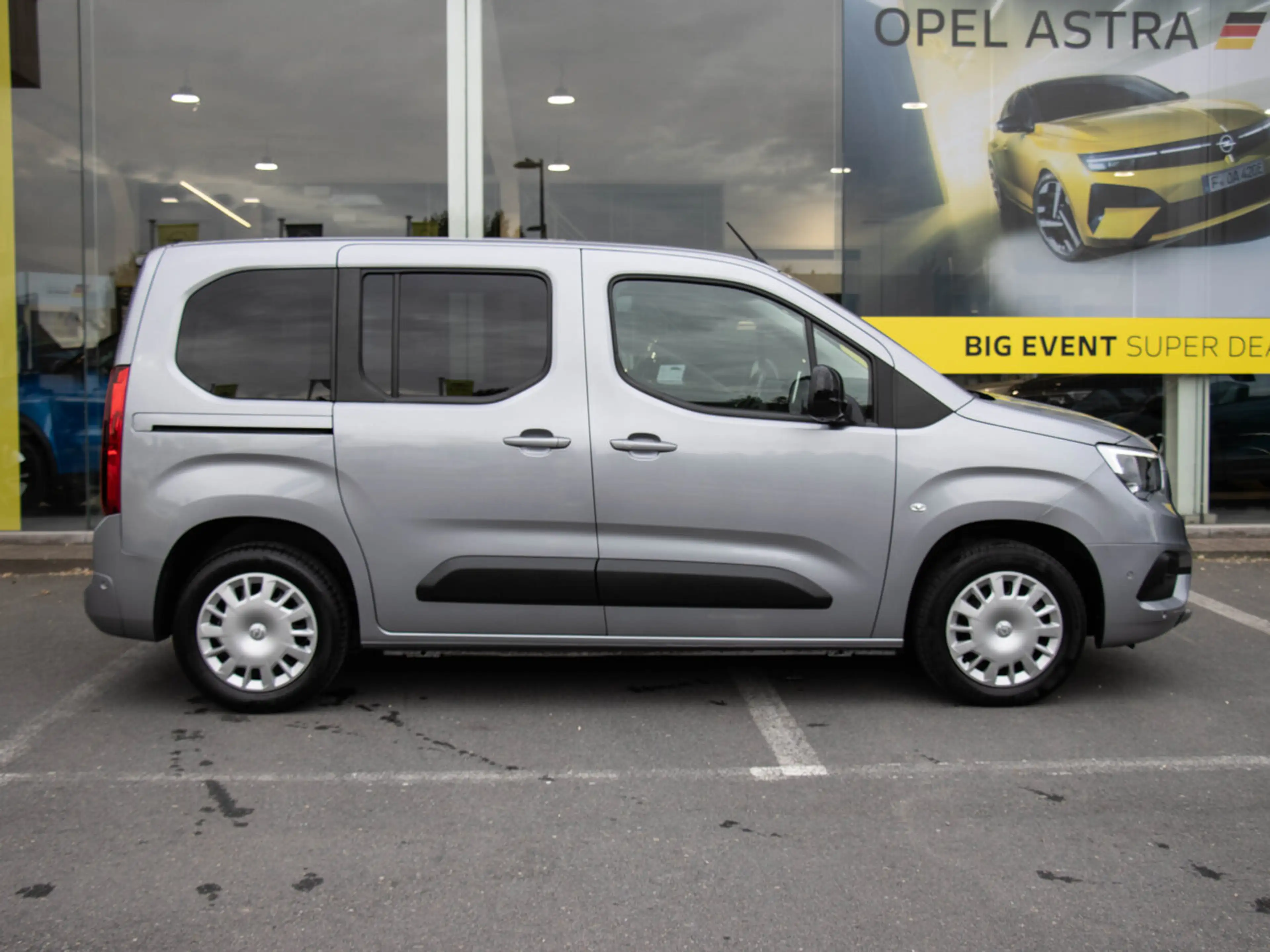 Opel Combo Life Elegance L1H1 1.2T 130pk AT8 — photo 3