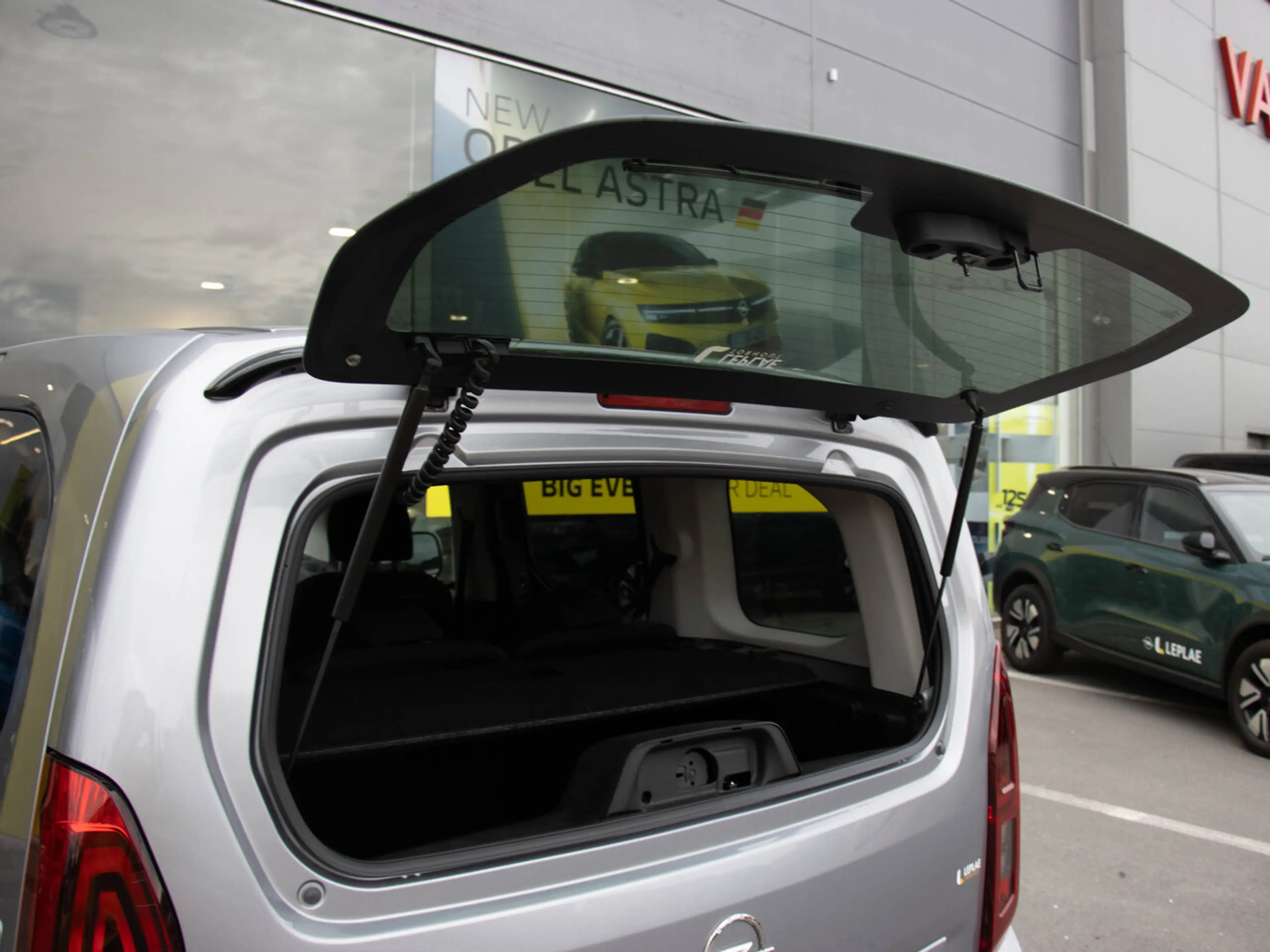 Opel Combo Life Elegance L1H1 1.2T 130pk AT8 — photo 7