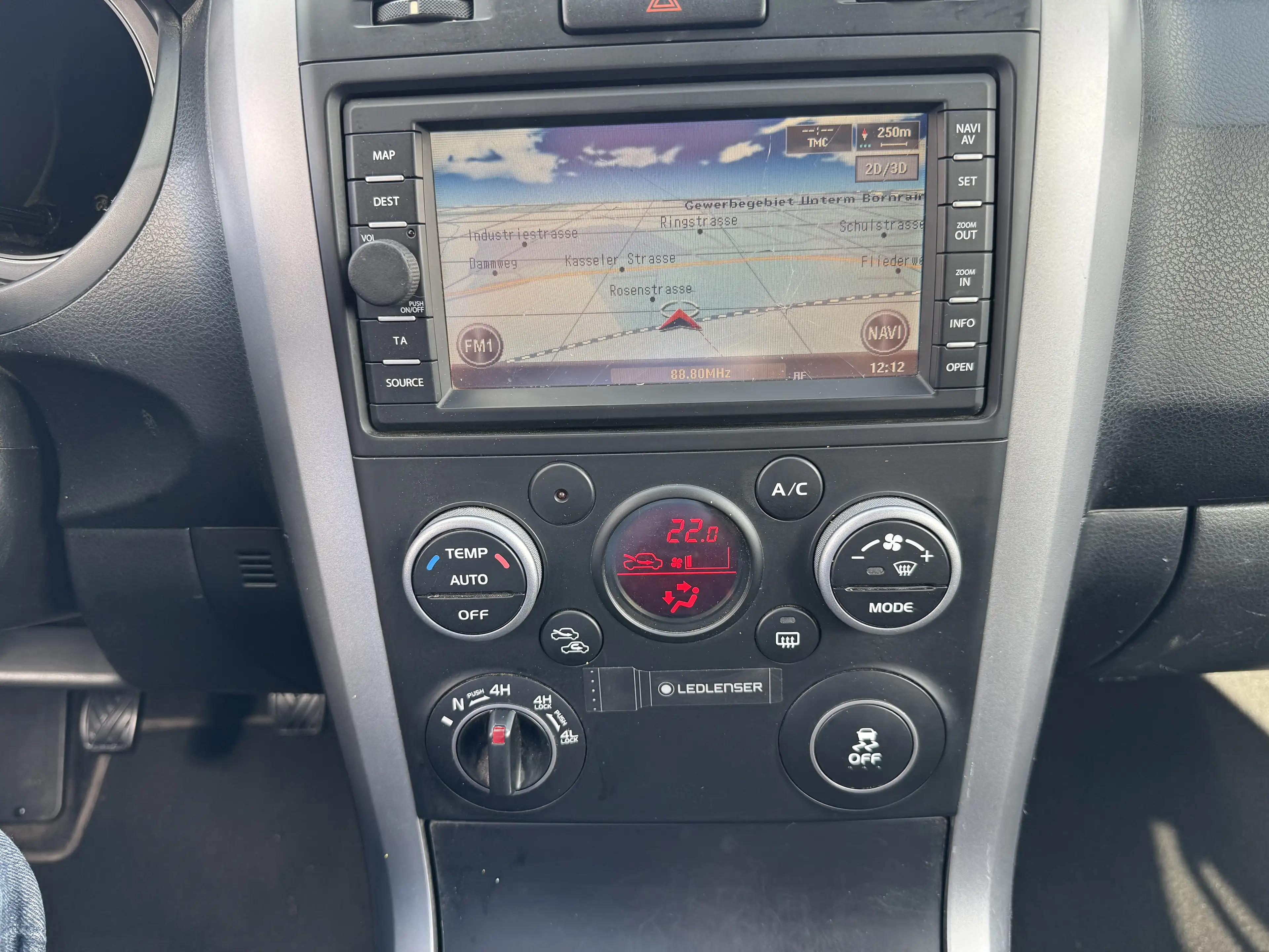 Suzuki Grand Vitara 1.9 DDIS X 30 4X4 / Navi / Xenon — photo 6