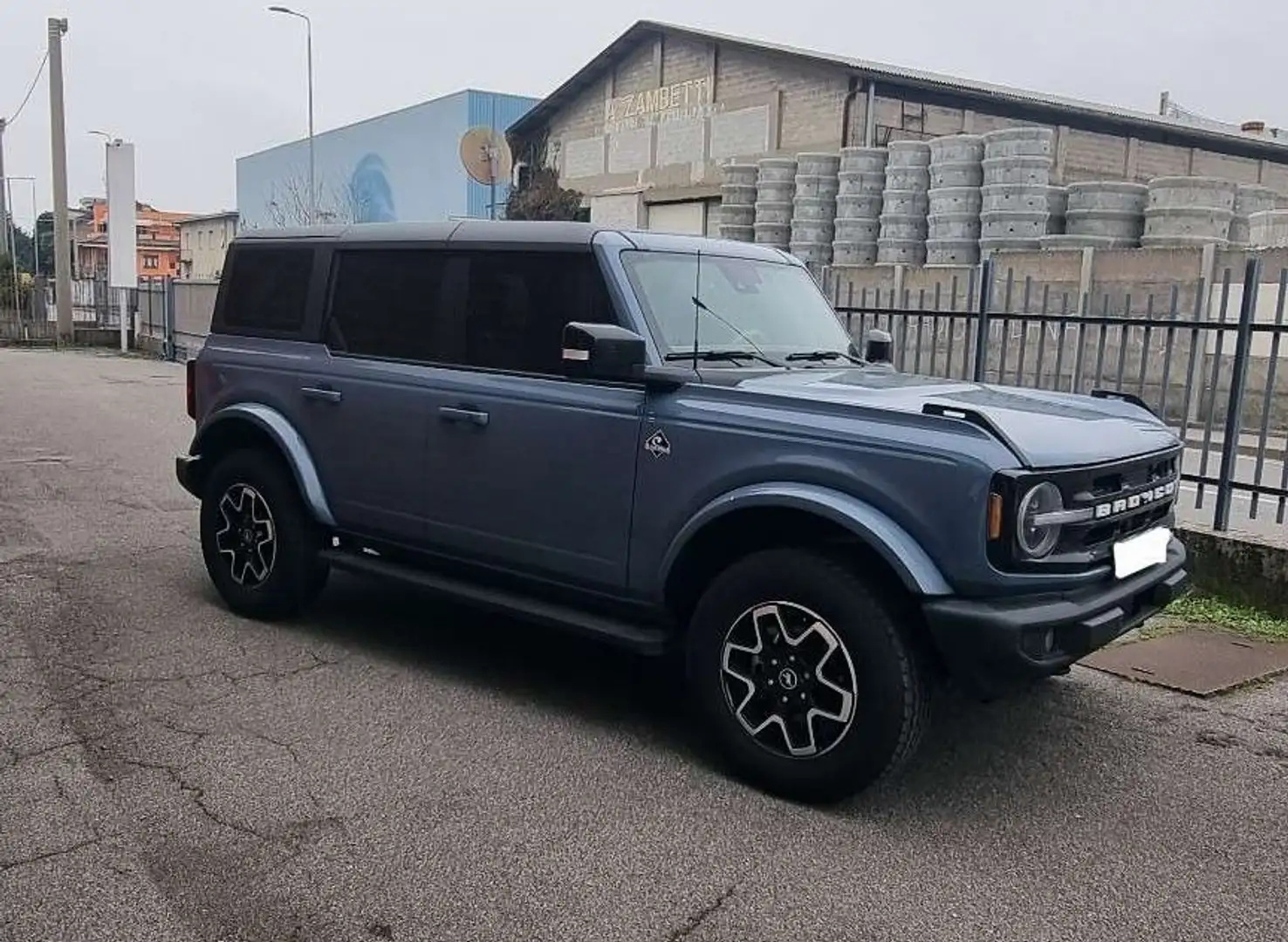Ford Bronco 2.7 ecoboost V6 Outer Banks 4x4 335cv IVA ESP. Grigio - 1