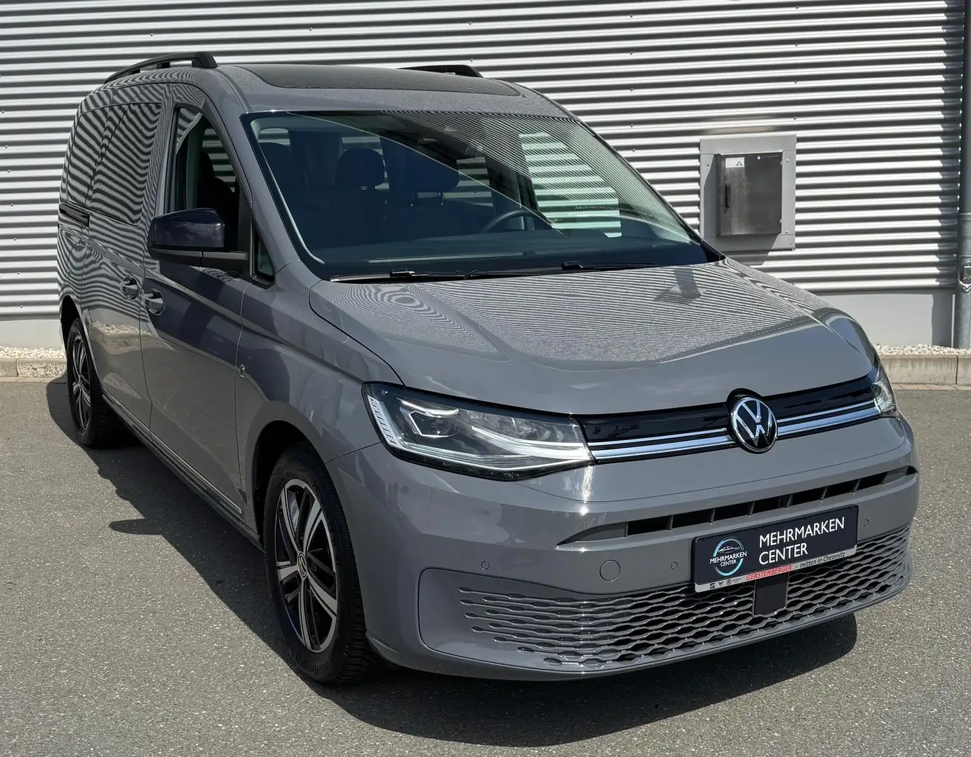 Volkswagen Caddy 1.5 TSI DARK LABEL MAXI AHK Grau - 1