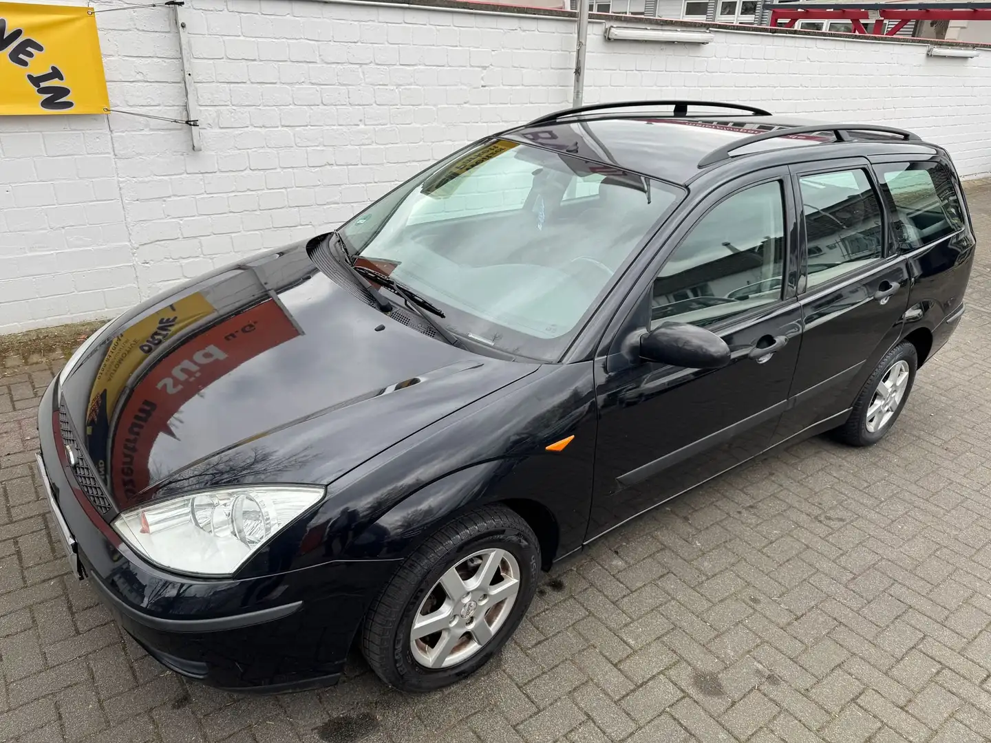 Ford Focus Turnier Ambiente 1,4 /5-Türig Klima Tüv neu Schwarz - 2