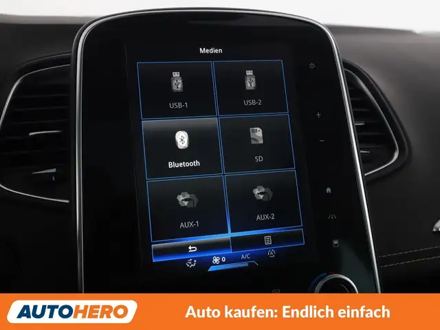 Renault Grand Scenic view 24