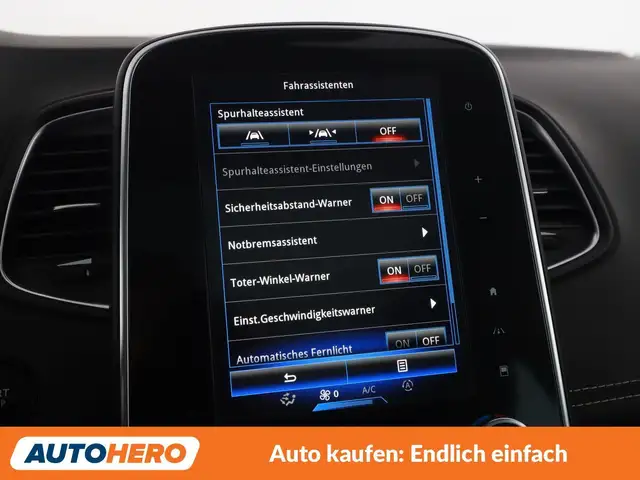Renault Grand Scenic view 23
