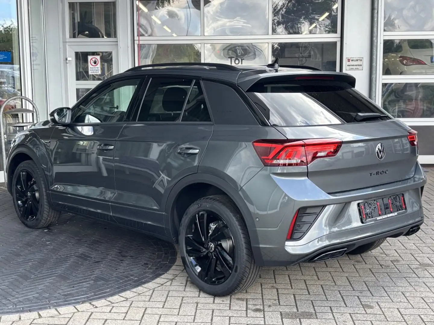 Volkswagen T-Roc R-LINE 1.5 TSI-DSG Black+Style,Pan.-Dach Grau - 2