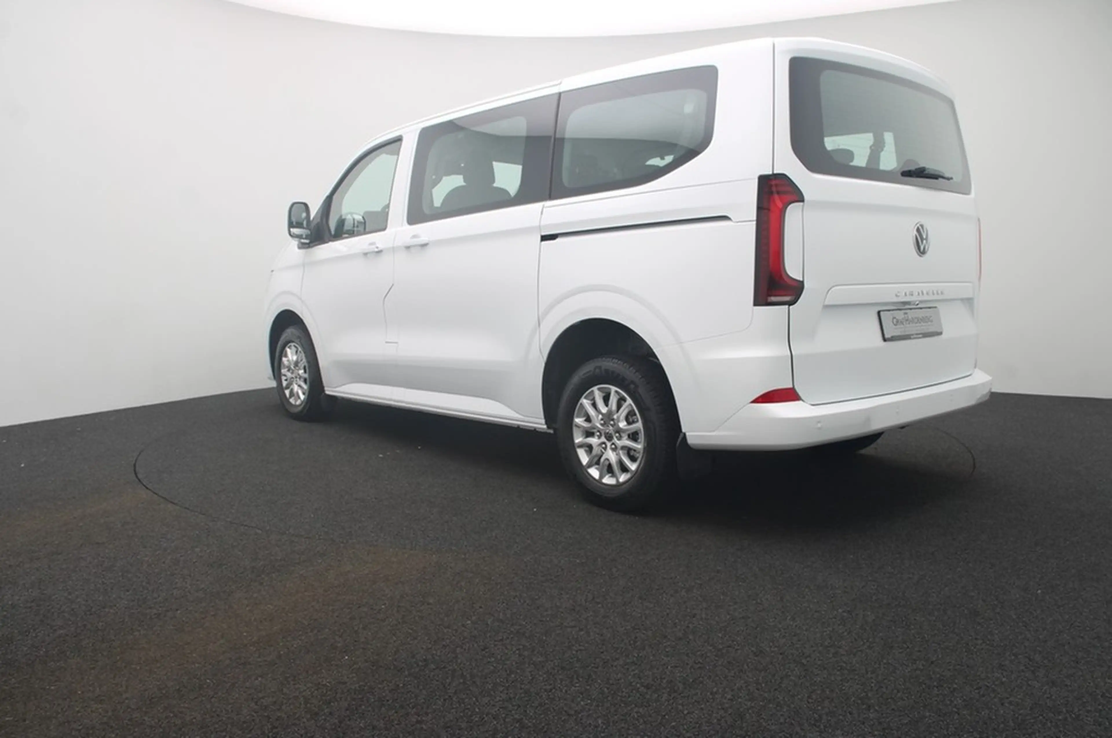 Volkswagen T7 Caravelle 2.0 TDI Autom. Life Dig.Cockpit LED — photo 3