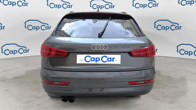 Audi Q3 view 3