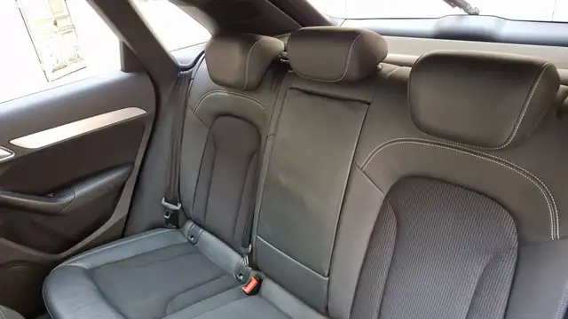 Audi Q3 view 9