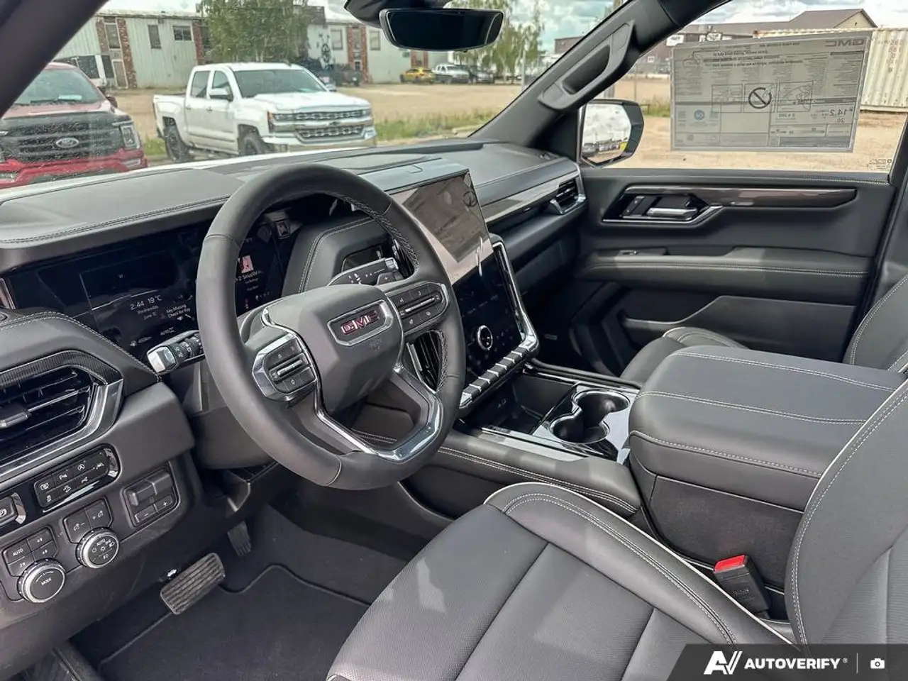GMC Yukon photo GMC Yukon