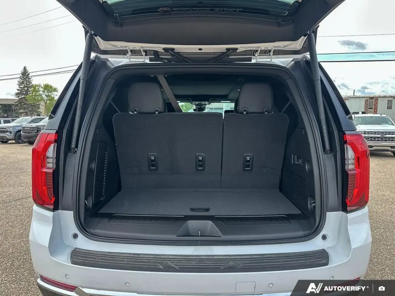 GMC Yukon photo GMC Yukon